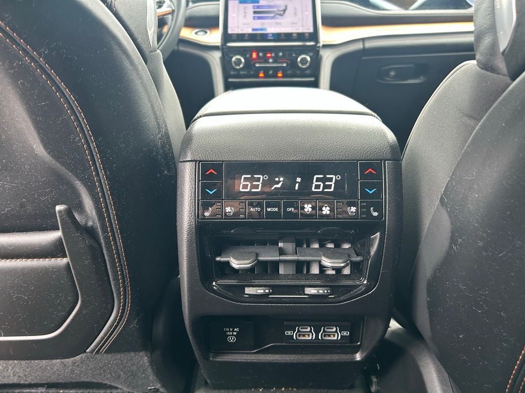 2022 Jeep Grand Cherokee Summit Reserve W/Advanced ProTech and Luxury Tech Group