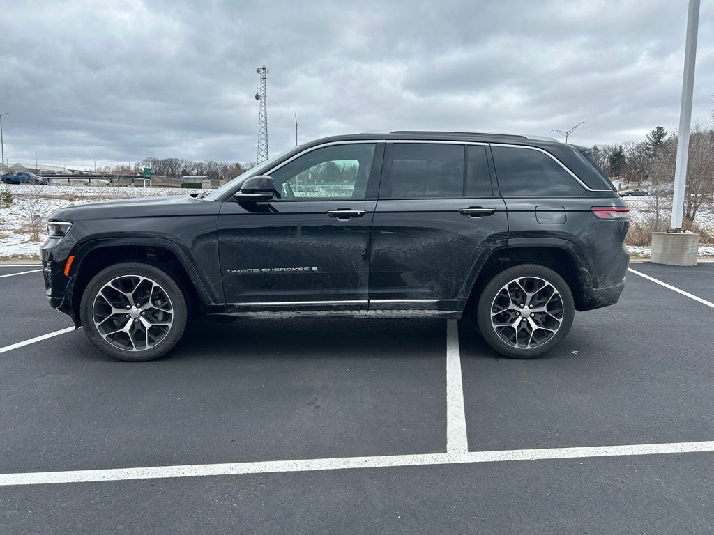 2022 Jeep Grand Cherokee Summit Reserve W/Advanced ProTech and Luxury Tech Group