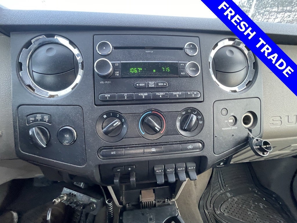 2009 Ford F-350SD XLT DRW W/DUMP BOX AND PLOW