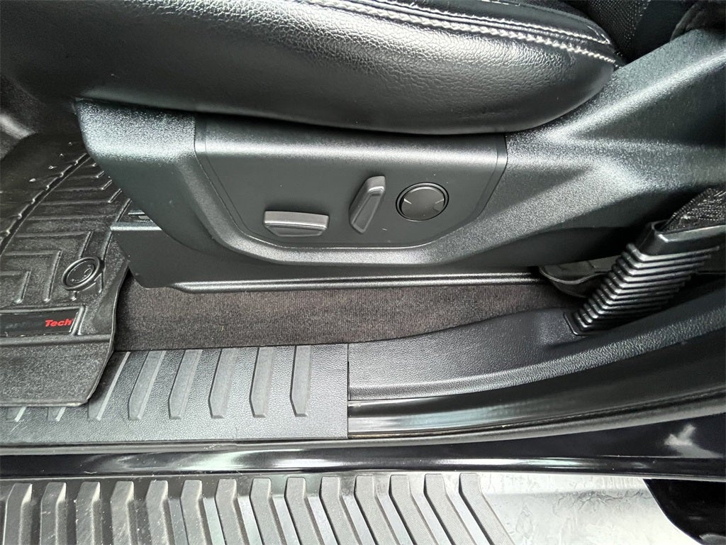 2020 Ford F-150 Lariat 502A BLACK APPEARANCE PACKAGE