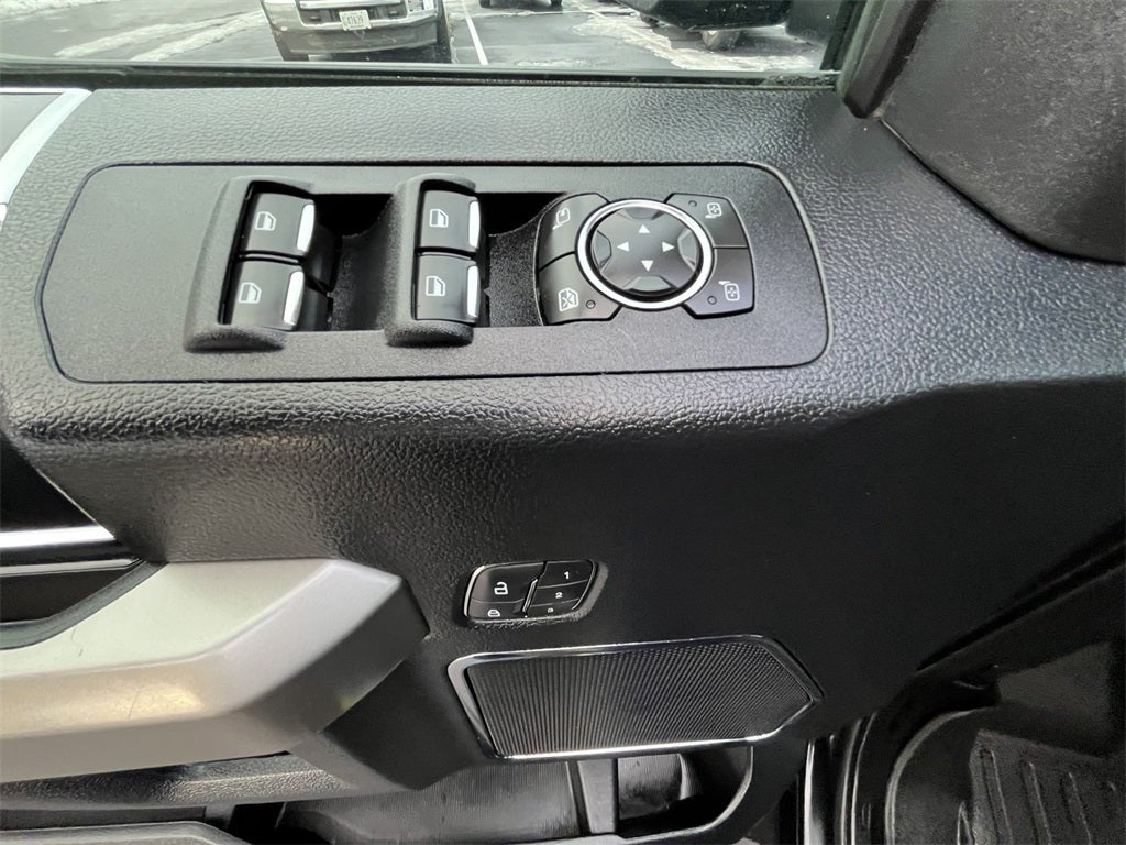 2020 Ford F-150 Lariat 502A BLACK APPEARANCE PACKAGE