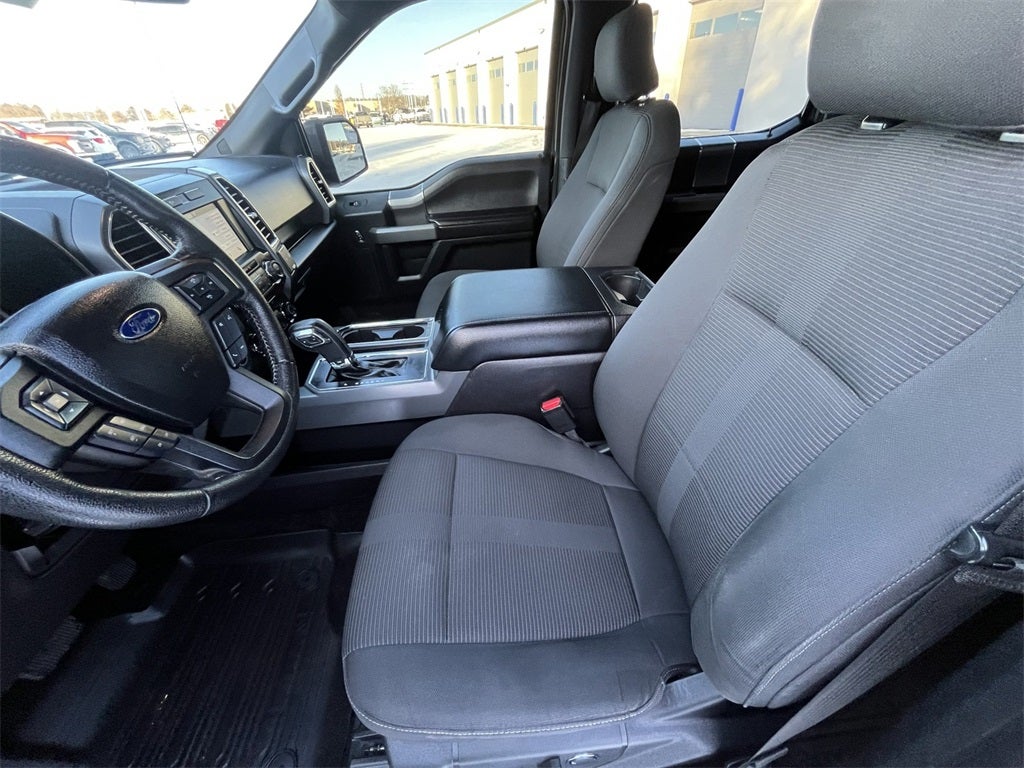 2016 Ford F-150 XLT 302A W/TOW PACKAGE