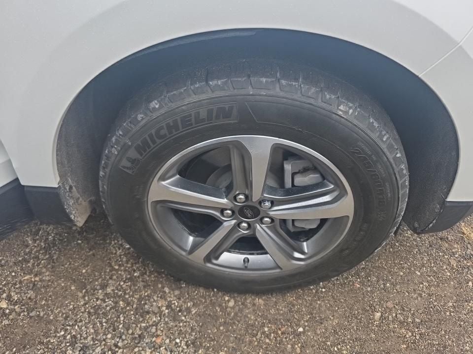 2023 Ford Edge SEL 201A Convenience Package with Panoramic Vista Roof