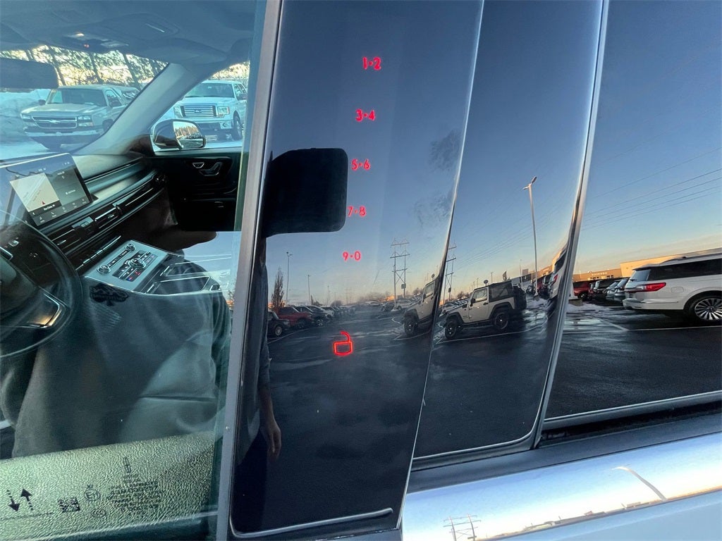 2022 Lincoln Aviator Standard W/ELEMENTS PACKAGE