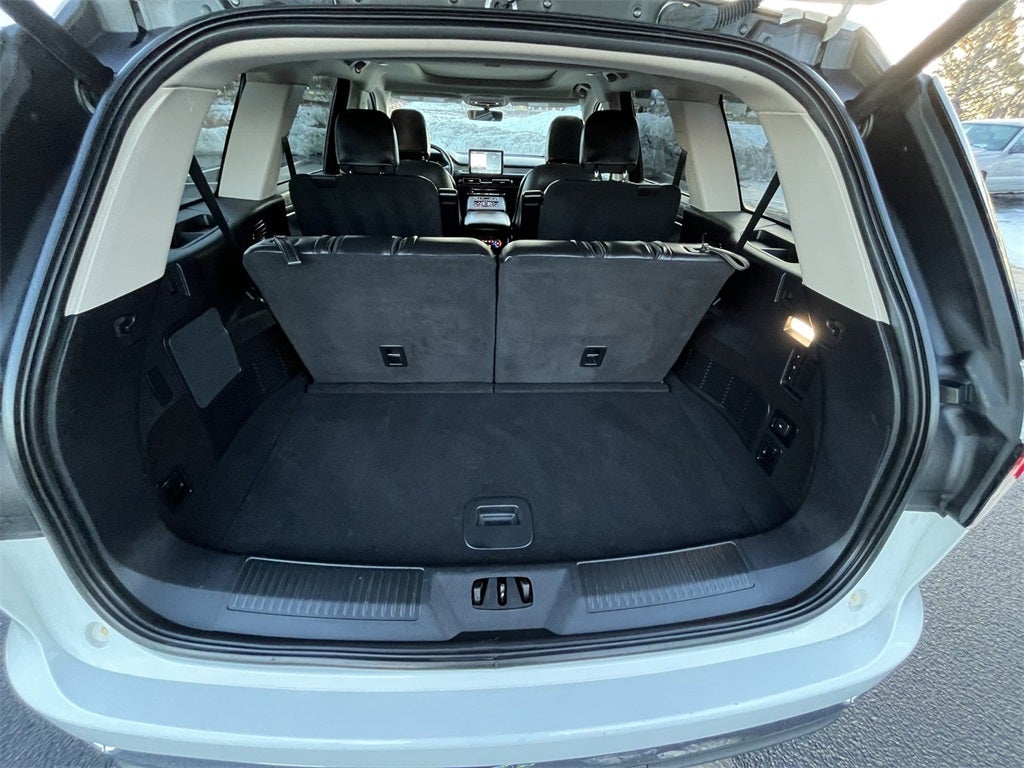 2022 Lincoln Aviator Standard W/ELEMENTS PACKAGE