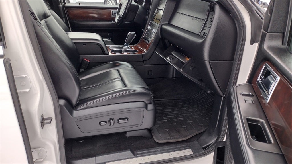 2017 Lincoln Navigator Select 200A