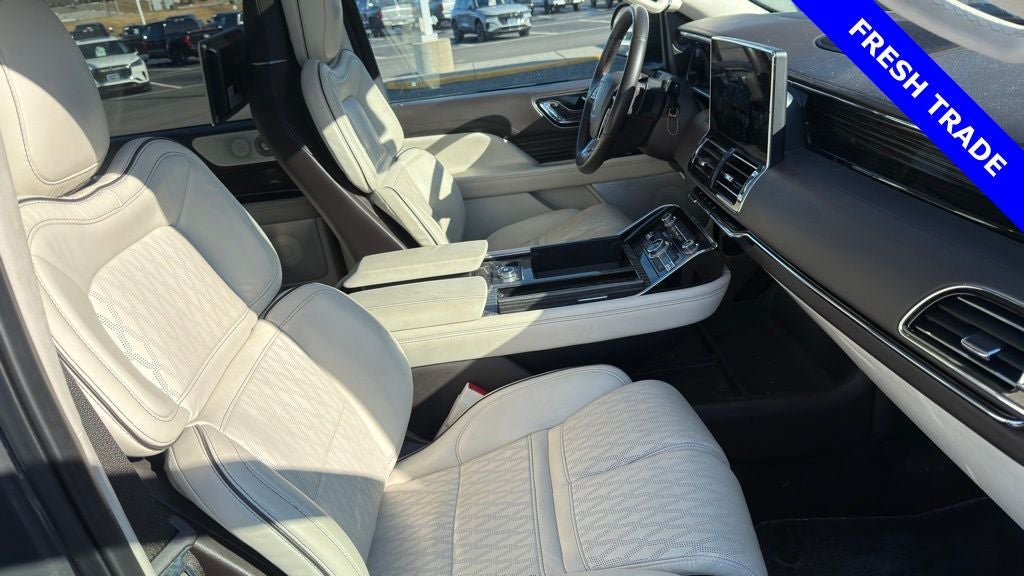 2022 Lincoln Navigator L Black Label 800A