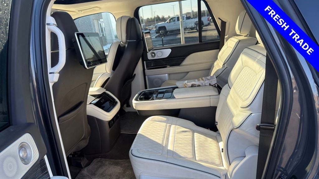 2022 Lincoln Navigator L Black Label 800A