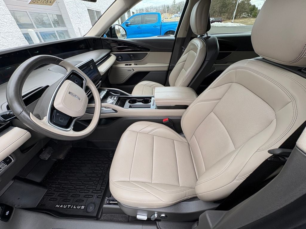 2025 Lincoln Nautilus Premiere 102A W/Jet Appearance Package