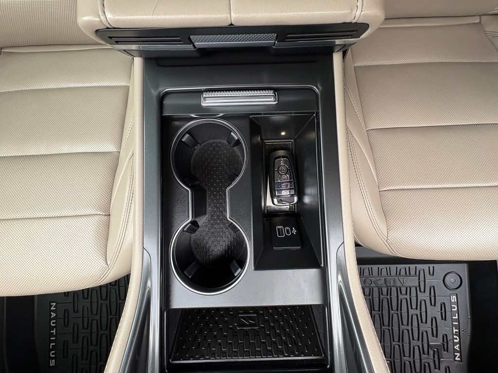 2025 Lincoln Nautilus Premiere 102A W/Jet Appearance Package