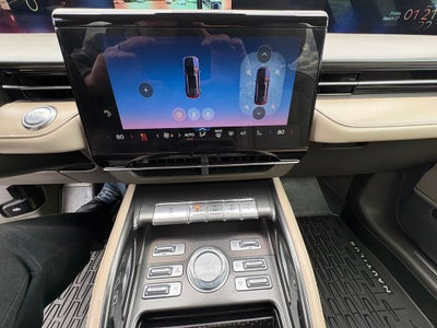 2025 Lincoln Nautilus Premiere 102A W/Jet Appearance Package