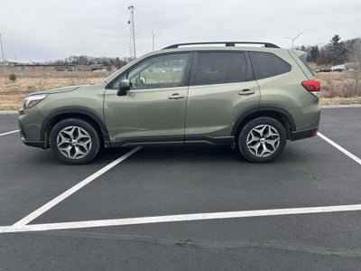 2019 Subaru Forester Premium W/Heated Seats