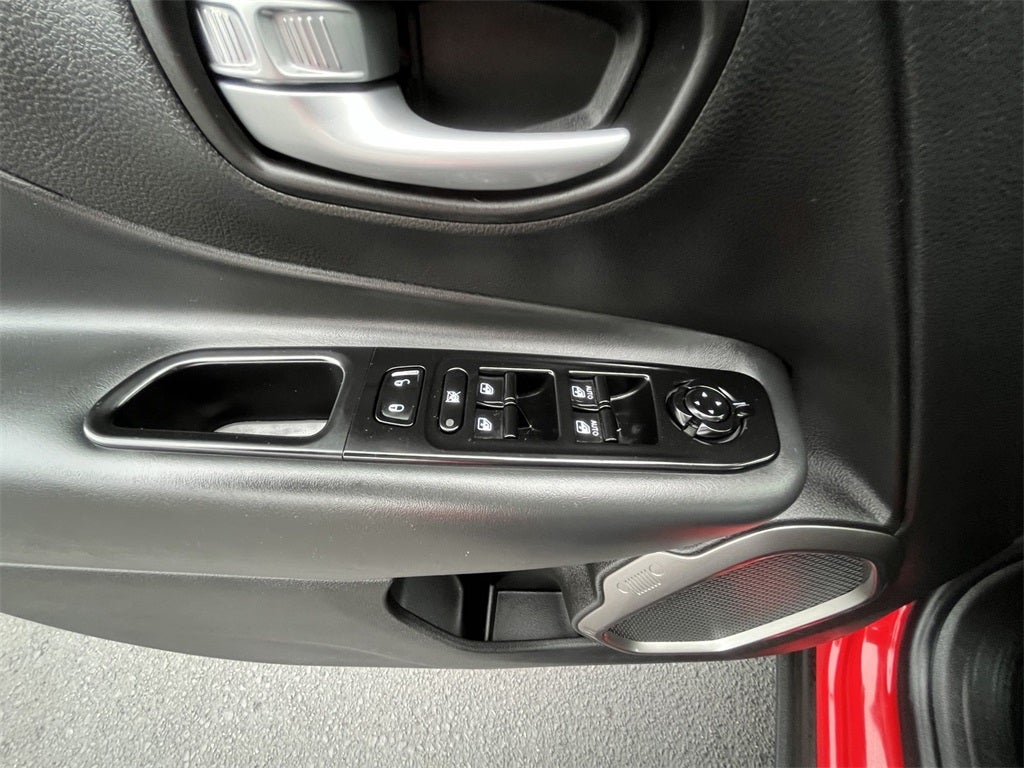 2023 Jeep Renegade Latitude W/Premium Group